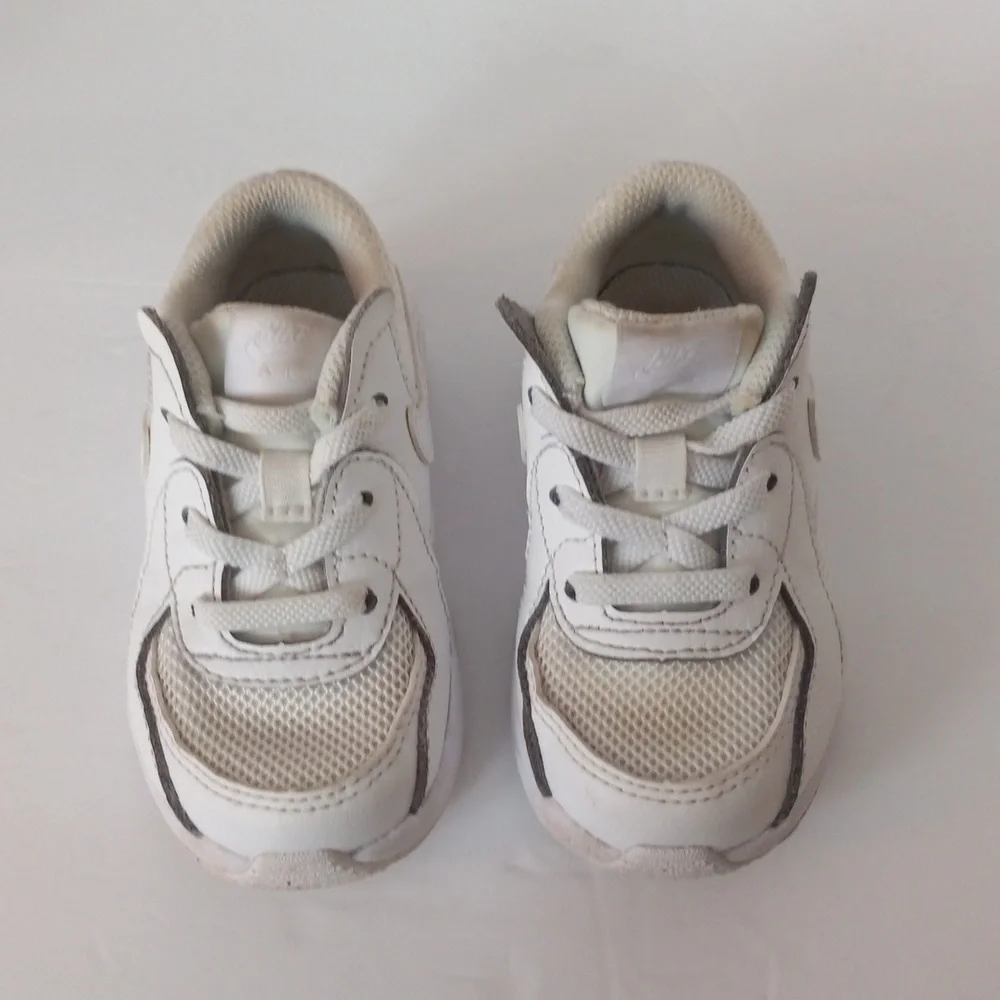 Nike Air Max Child size 6 slip on sneakers